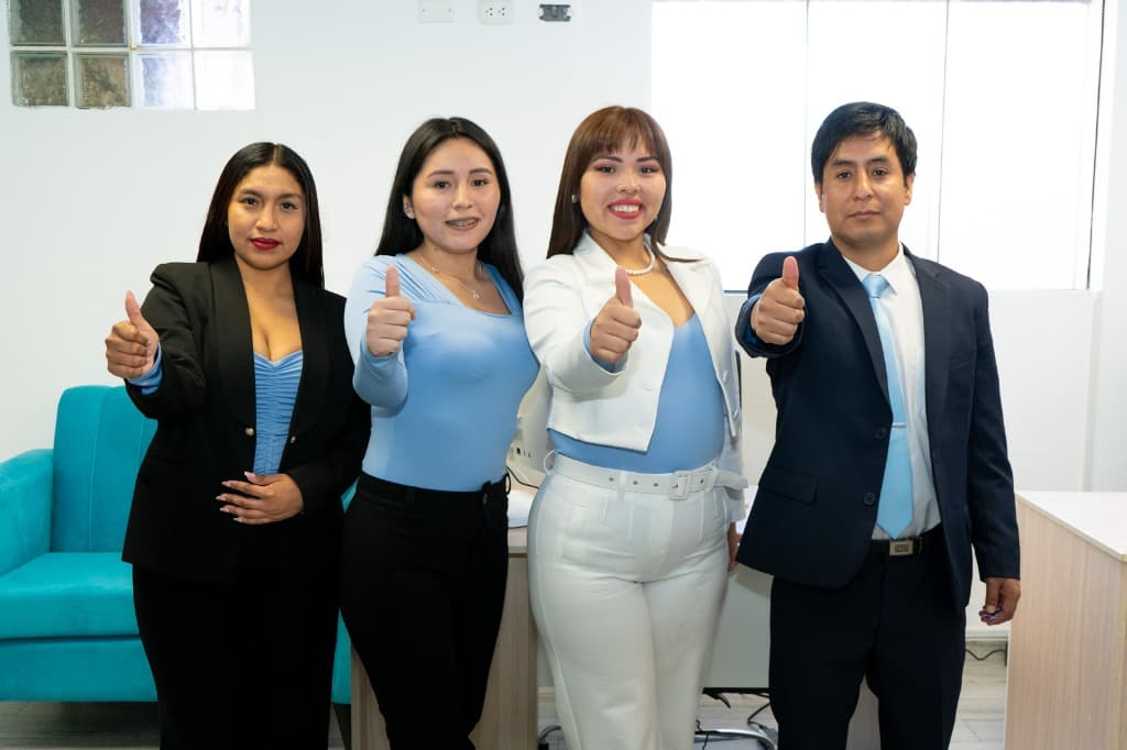 Equipo de Creativa Tesis